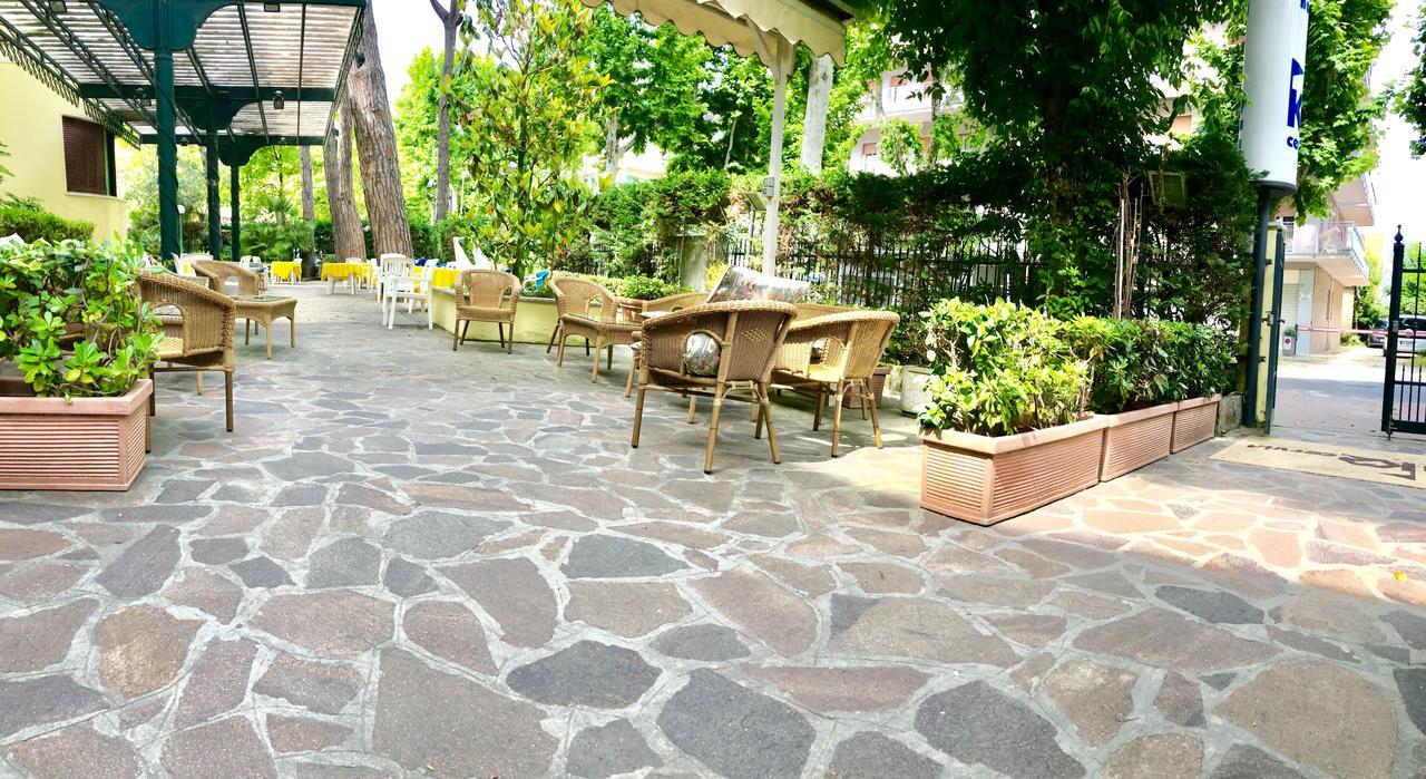 Hotel K2 Cervia 3 Stelle Sup מראה חיצוני תמונה